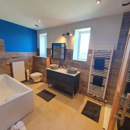 Holiday home Chez Arnaud Sauna Et Jacuzzi Saint-Jean-Saint-Maurice-sur-Loire