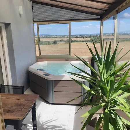 Chez Arnaud Sauna Et Jacuzzi Holiday home Saint-Jean-Saint-Maurice-sur-Loire