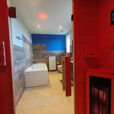 Holiday home Chez Arnaud Sauna Et Jacuzzi Saint-Jean-Saint-Maurice-sur-Loire